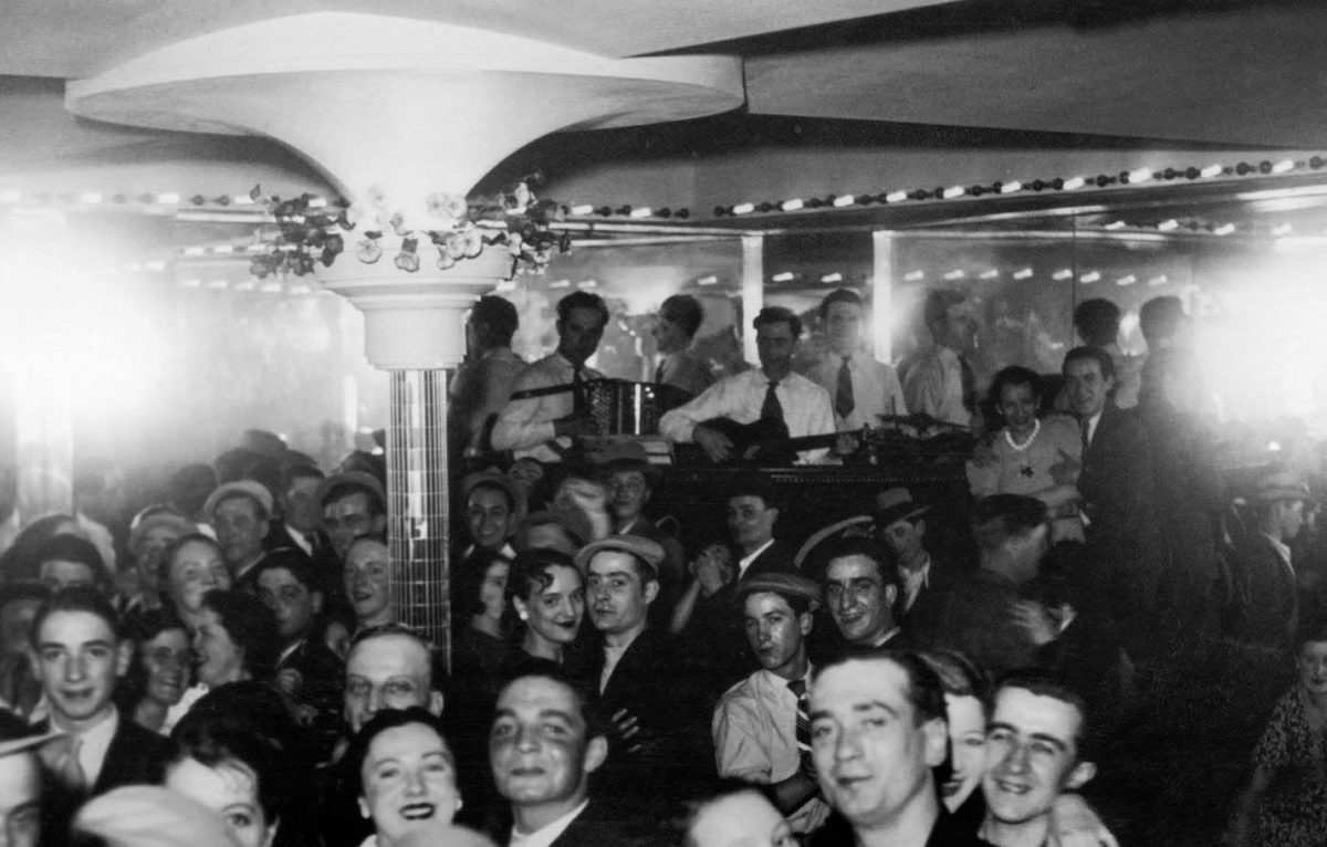 FRANCE - JANUARY 02:  Parisian Bal Musette In 1930.  (Photo by Keystone-France/Gamma-Keystone via Getty Images) ©