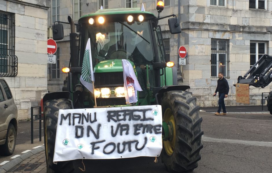 Manifestation des agriculteurs le 22 octobre 2019 devant la préfecture du Doubs ©Hélène Loget ©