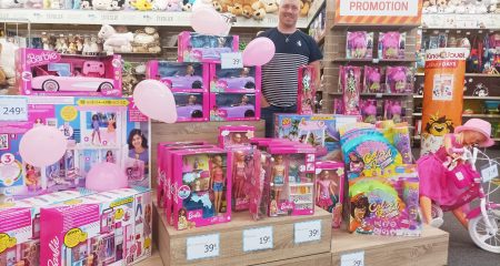 Laurent, l'homme aux plus de 400 poupées Barbie… •