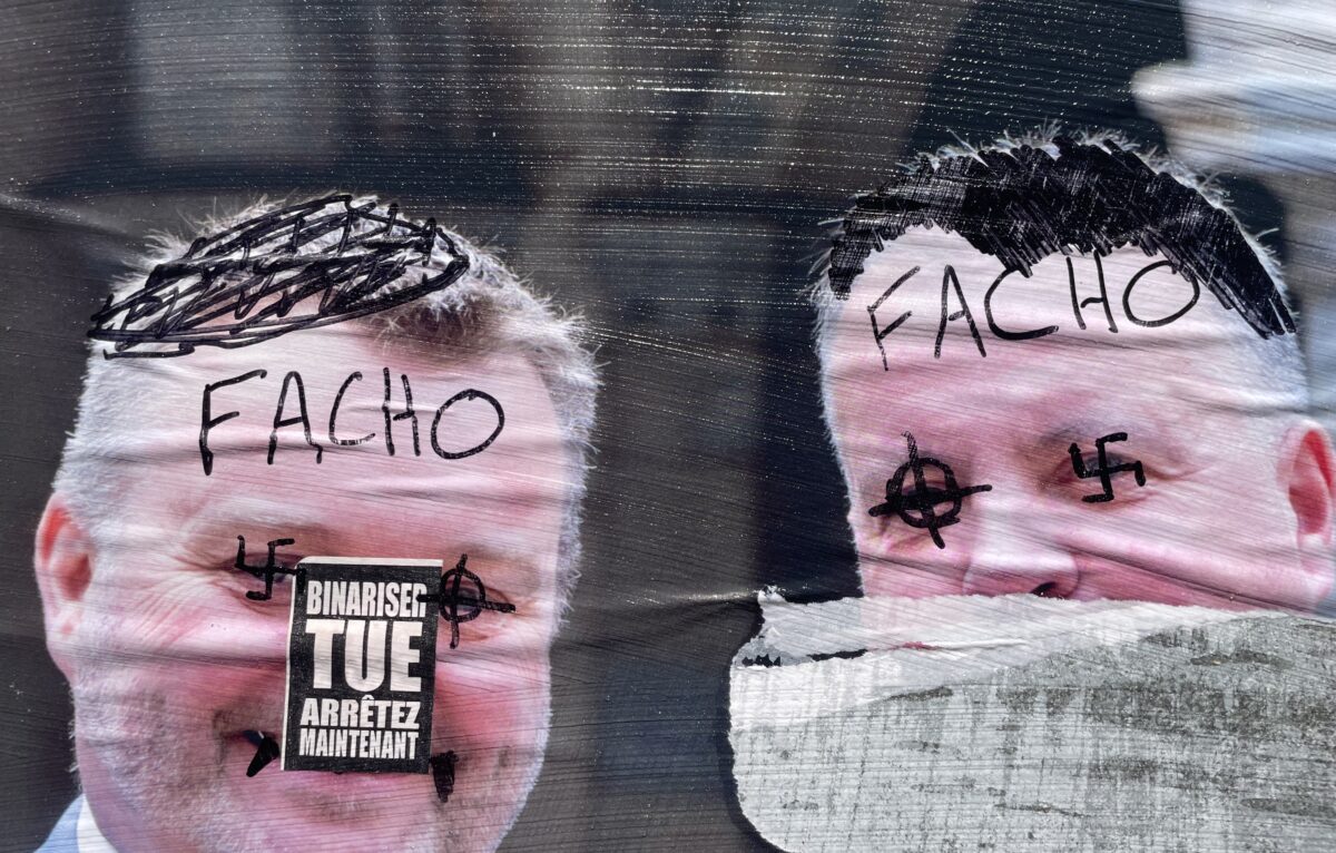 L'affiche de Daniel Roy et de son suppléant Fabien Thernier a été vandalisée. © Michel Vienet
