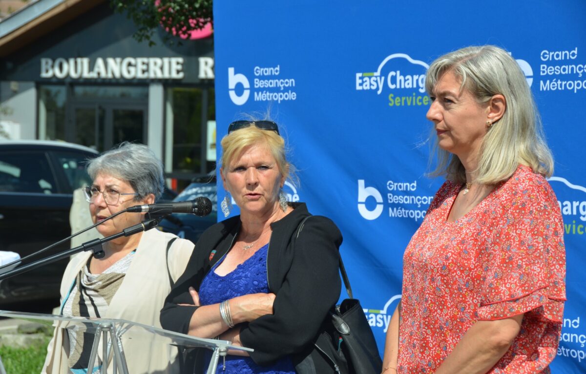 Marie-Jeanne Bernabeu, maire d’Avanne-Aveney et conseillère communautaire déléguée à la commande publique, Marie Zéhaf, vice-présidente de Grand Besançon Métropole chargée des mobilités et Catherine Barthelet, vice-présidente en charge des projets de territoire © Alexane Alfaro