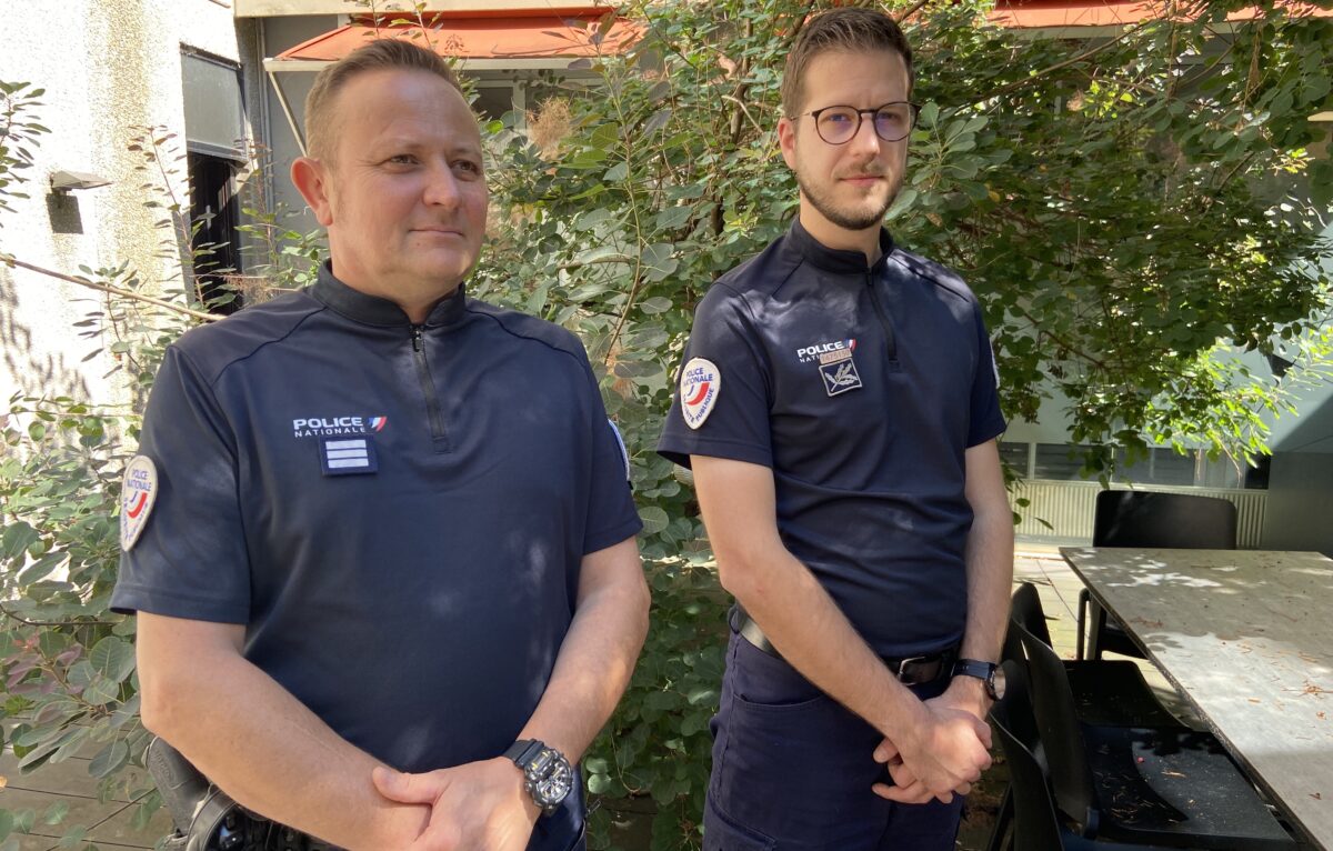 Capitaine Thierry Gremion, chef de l'unité d'ordre public au sein de la police nationale à Besançon et le commissaire Sébastien Giordano, chef du service local de la sécurité publique. © Alexane Alfaro