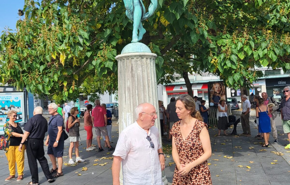 Jean-Claude Goudot, président et animateur du collectif Histoire des Chaprais  et Aline Chassagne, adjointe à la maire de Besançon. © Collectif Histoire des Chaprais