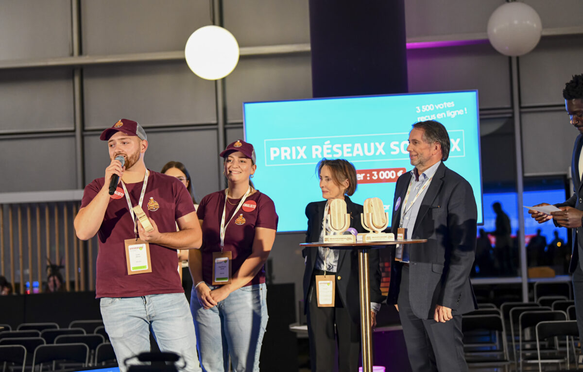 Camille Braga & Lucas Alfonsi reçoivent le prix des réseaux sociaux  © Bamba Ngamb