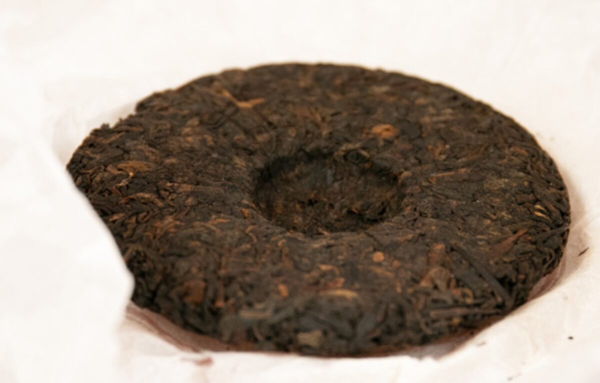 Une galette de thé Pu’Erh biologique millésimée © Maison laGrange