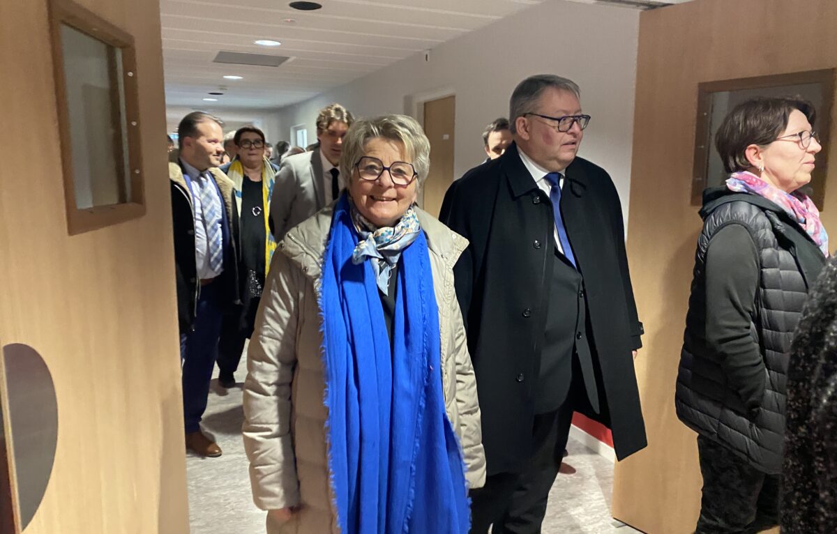 Marie-Guite Dufay, présidente de la Région Bourgogne - Franche-Comté et Jean Broyer, proviseur du lycée Victor-Hugo. © Alexane Alfaro