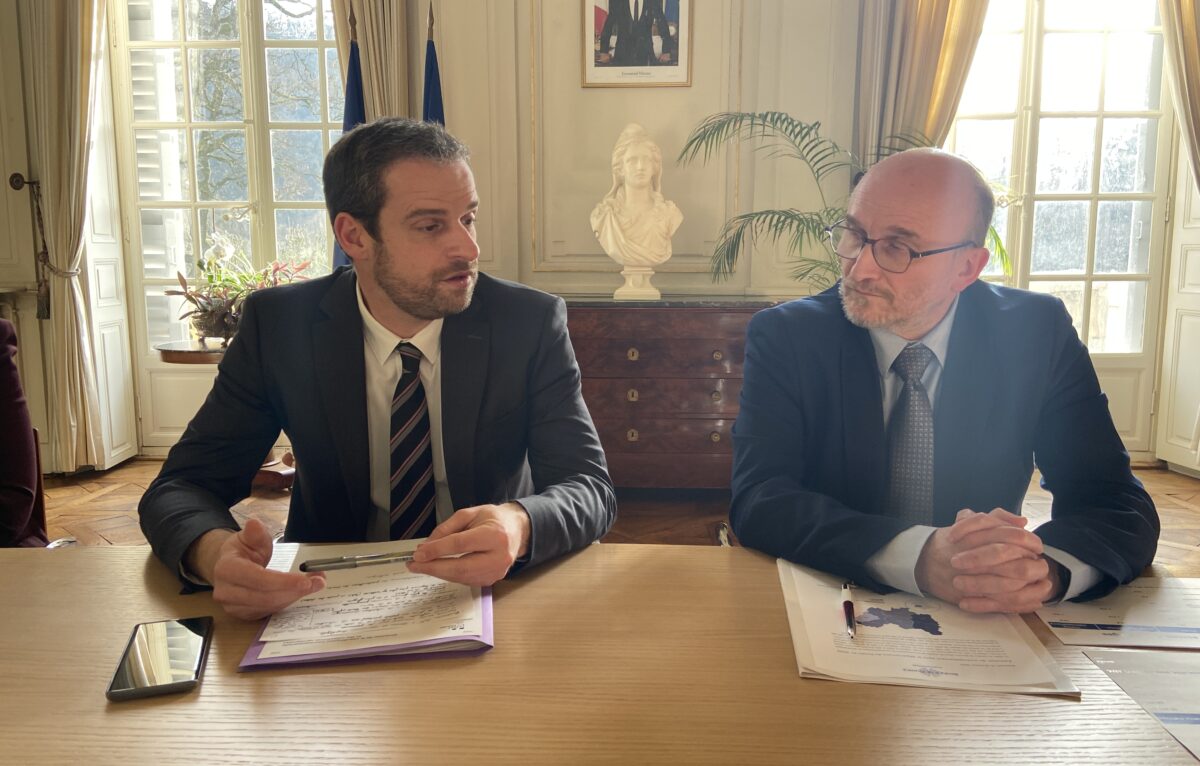 Rémi Bastille, préfet du Doubs, et le directeur départemental de la Banque de France, Laurent Quinet. © Alexane Alfaro