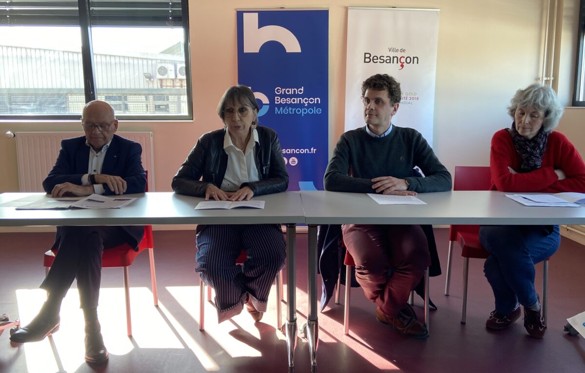  Daniel Huot, vice-président délégué à la Gestion des déchets, Anne Vignot, présidente de GBM et maire de Besançon, Anthony Poulain, adjoint municipal délégué à la Transition écologique, et Annaick Chauvet, adjoint municipale déléguée à la Transition écologique, aux Bâtiments, au Parc automobile et logistique. © Alexane Alfaro